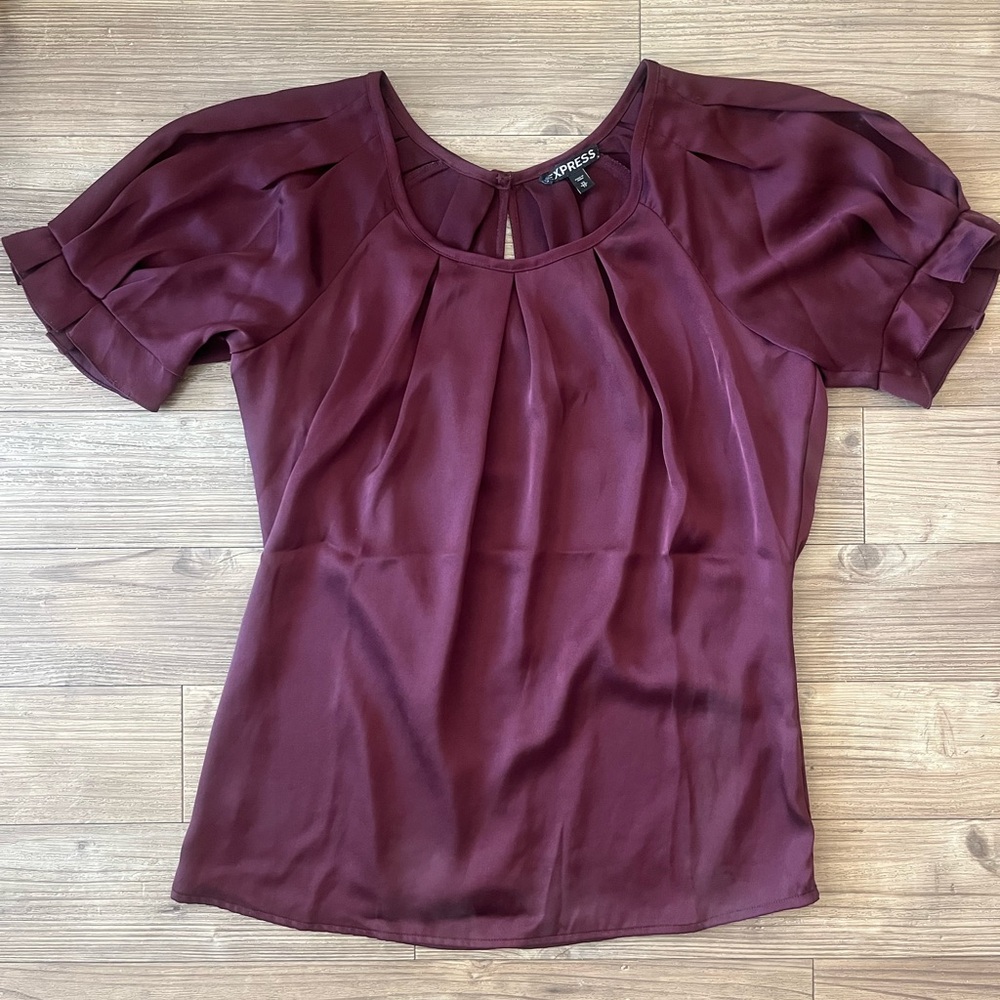 (Express) Cap-sleeved blouse in maroon